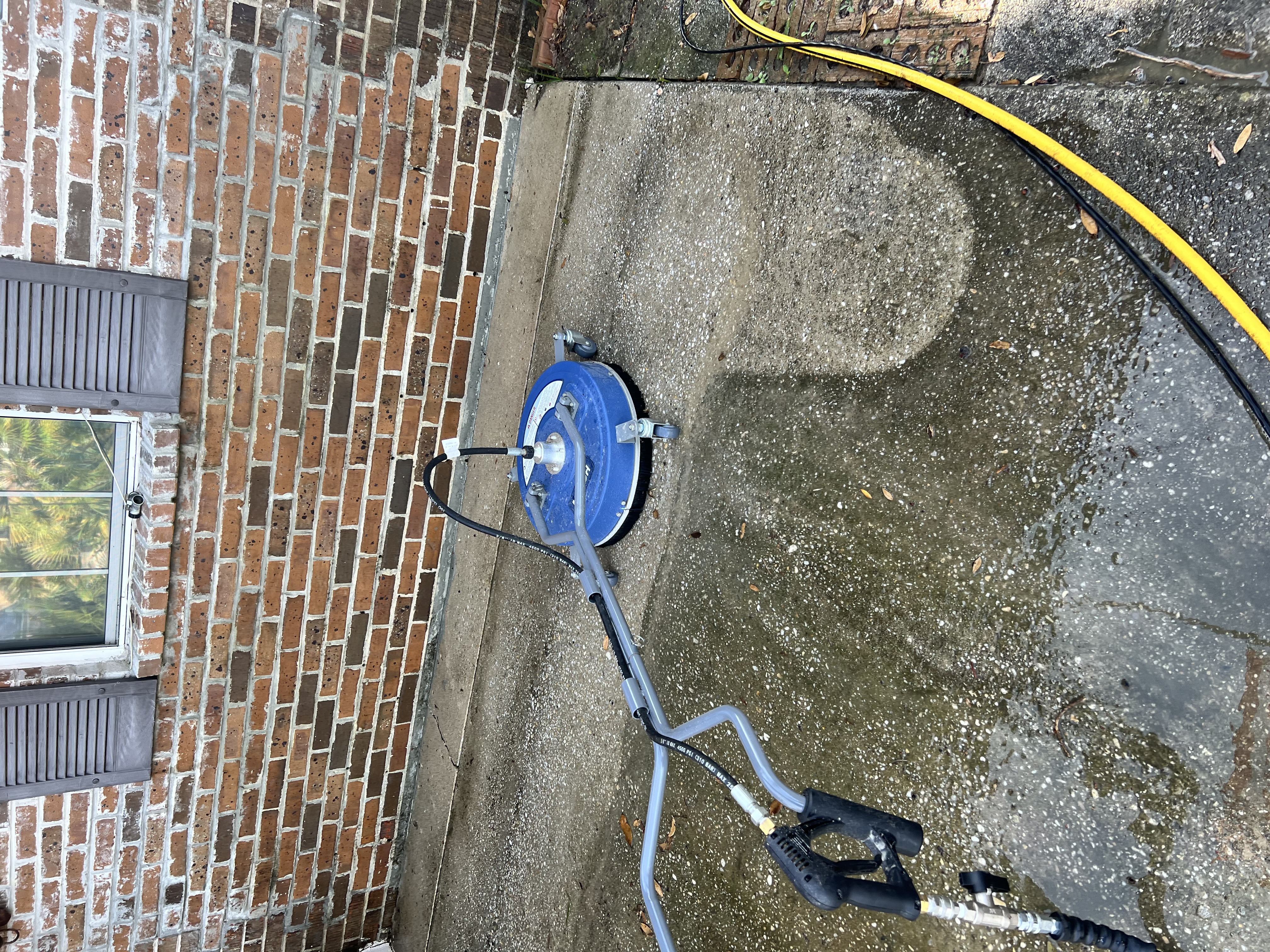 Hydro Dynamic Power Wash, LLC. answers the in Niceville Florida for a customer that wants the dirt gone now.